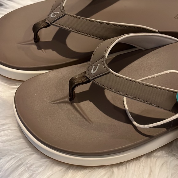 NWT OluKai Nu’a Pi’o Warm Taupe Women’s US 9 - Picture 5 of 8